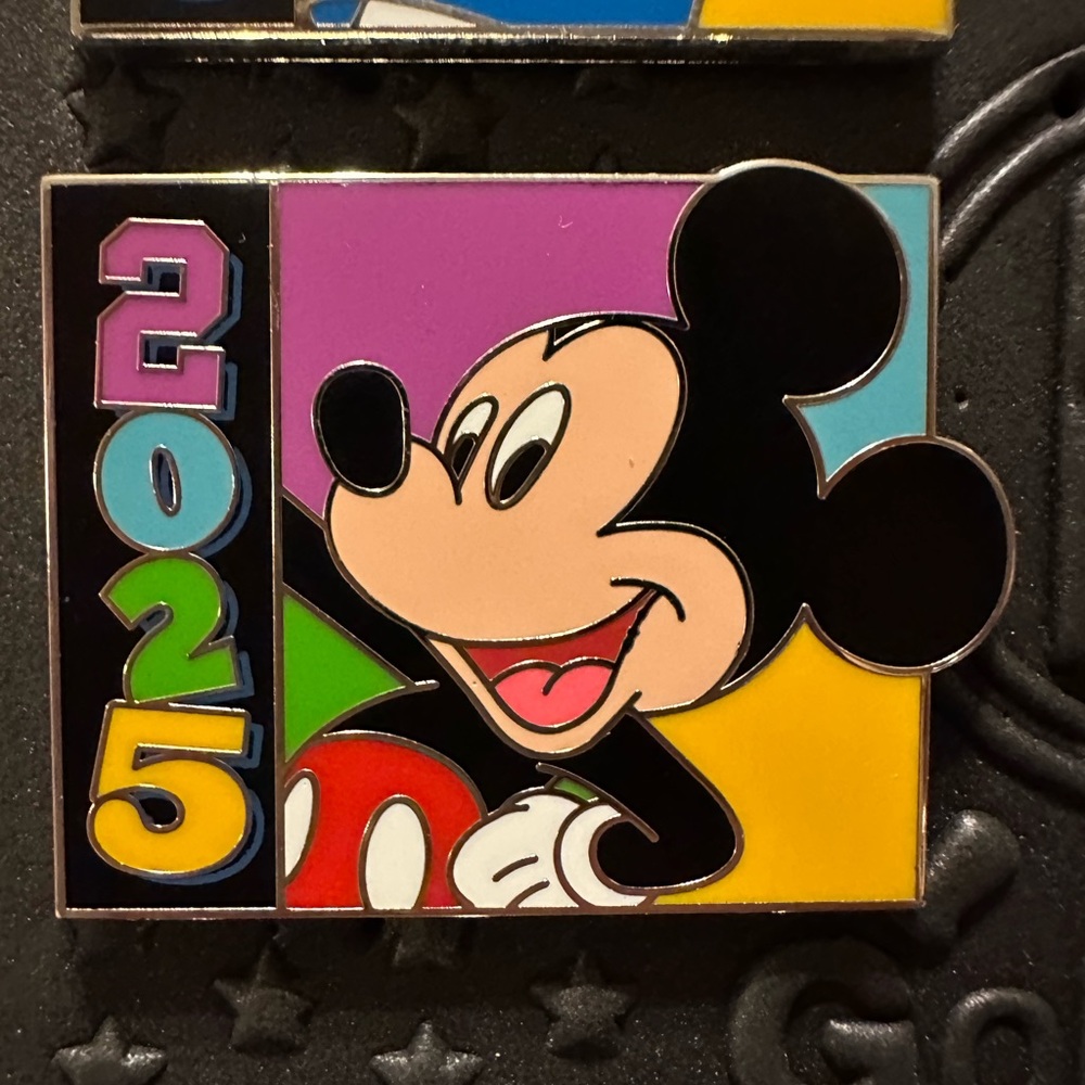 ✨3 for $32✨ Mickey 2025 Lanyard Pin
